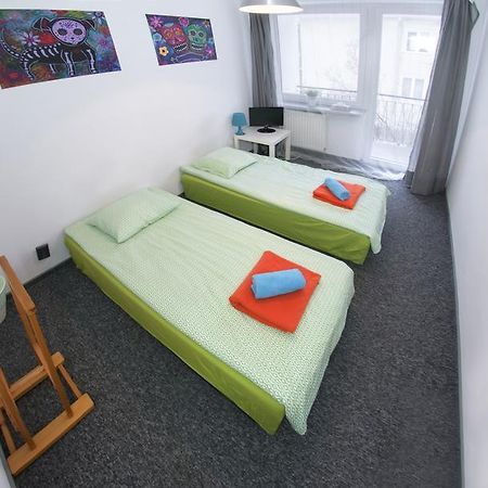 Wierzbno Hostel Warschau Buitenkant foto
