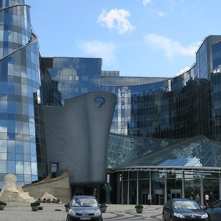 Wierzbno Hostel Warschau Buitenkant foto