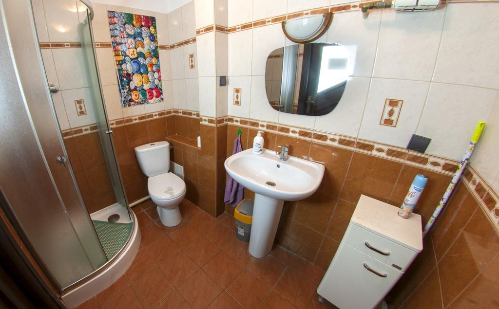 Wierzbno Hostel Warschau Buitenkant foto