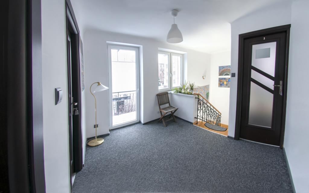 Wierzbno Hostel Warschau Buitenkant foto