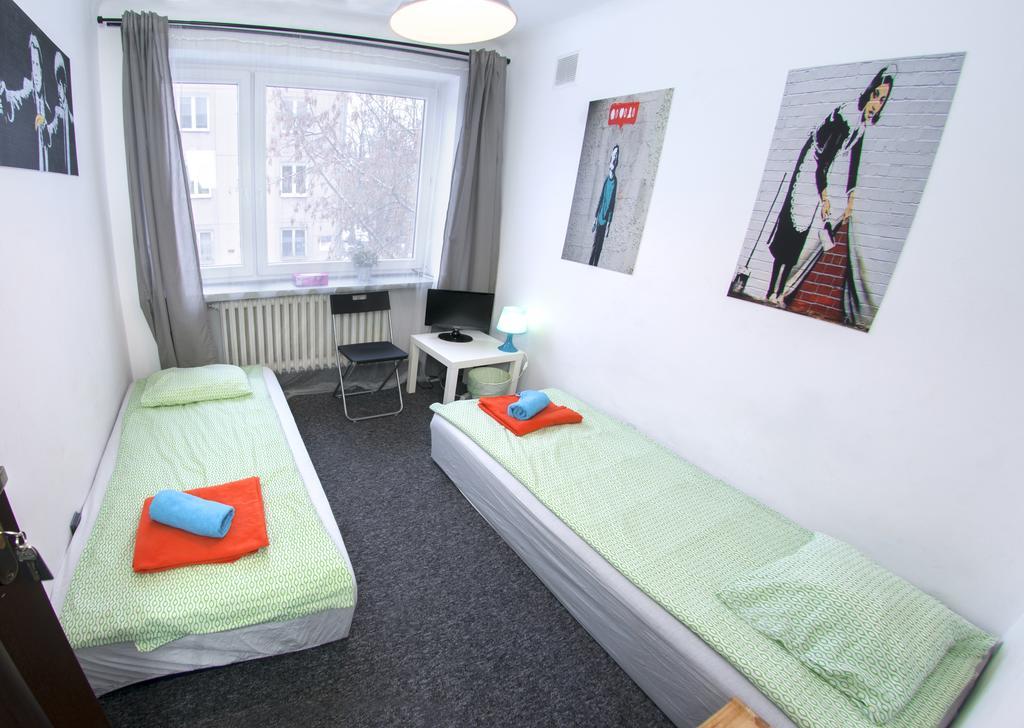 Wierzbno Hostel Warschau Buitenkant foto