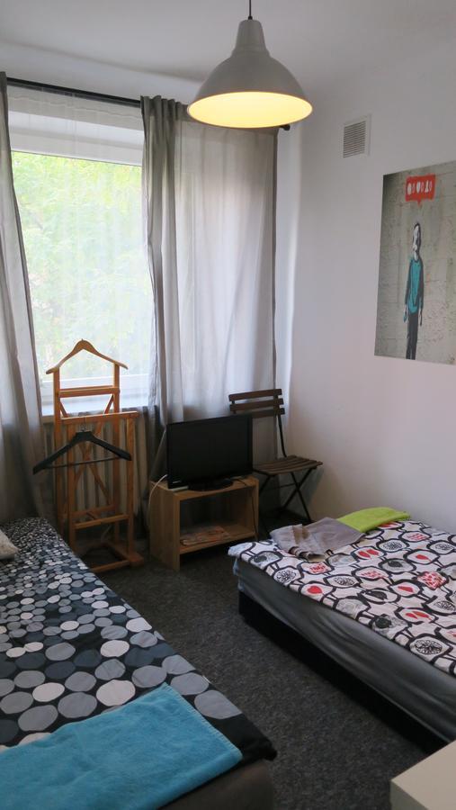 Wierzbno Hostel Warschau Buitenkant foto